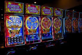 Dealer live casino di studio permainan langsung